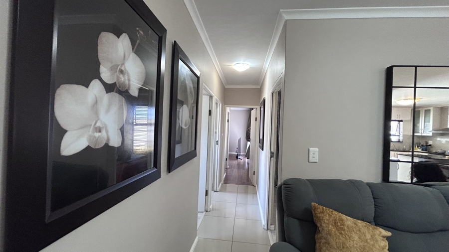 3 Bedroom Property for Sale in Parklands North Western Cape